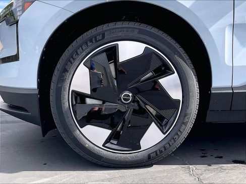 New 2026 Volvo EX30 Plus w/ Climate Package image 14