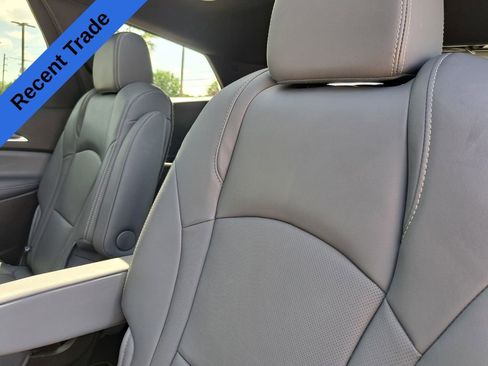 Used 2023 Buick Enclave Essence w/ Experience Buick Package FWD image 23