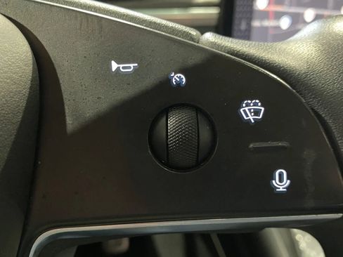 Used 2022 Tesla Model X image 17