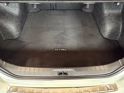 Used 2023 Nissan Altima 2.5 SR w/ SR Premium Package FWD image 14