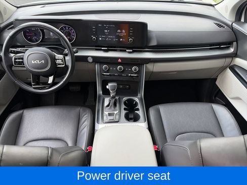 Used 2023 Kia Carnival LX FWD image 11