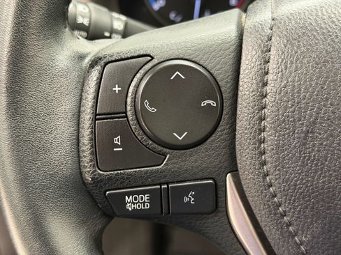 Used 2017 Toyota RAV4 XLE AWD/4WD image 13