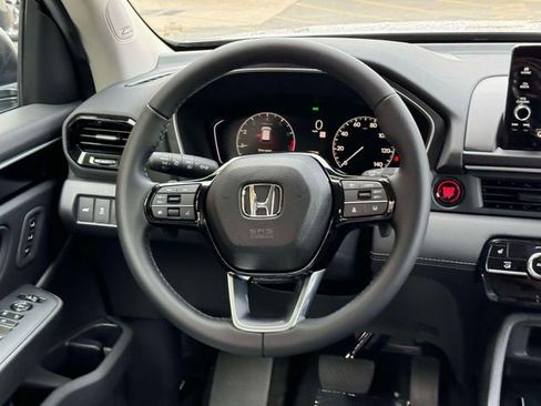 New 2025 Honda Pilot Touring image 35
