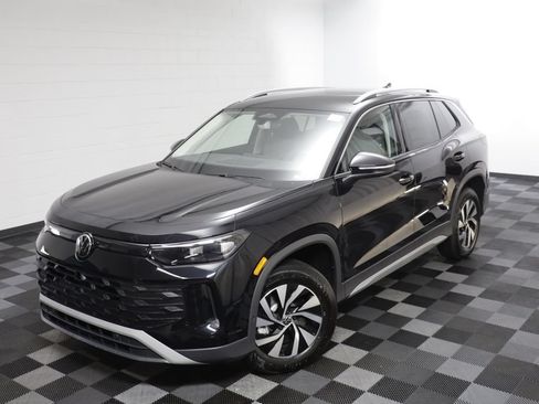 New 2026 Volkswagen Tiguan S AWD/4WD image 2