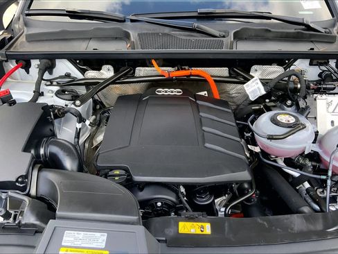 Used 2024 Audi Q5 e Premium Plus image 32