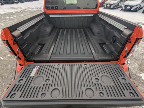 Used 2025 Nissan Frontier PRO-4X w/ Pro Convenience Package image 15