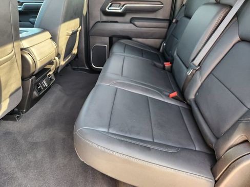 Certified 2025 GMC Sierra 1500 SLT AWD/4WD image 30