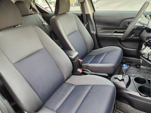 Used 2016 Toyota Prius C Two image 13