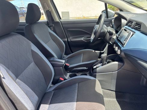 Used 2025 Nissan Versa SV FWD image 34