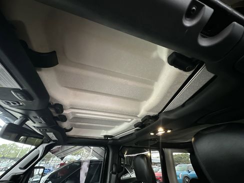 Used 2019 Jeep Wrangler Unlimited Sahara w/ Uconnect 4C Nav & Sound Group image 16