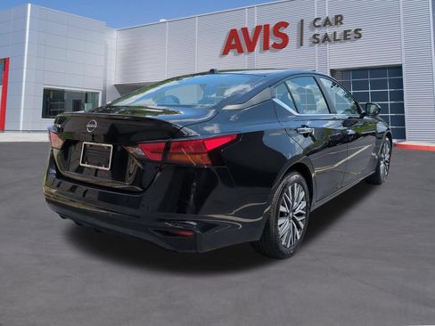 Used 2025 Nissan Altima 2.5 SV FWD image 6