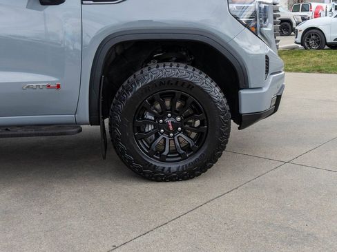 Used 2024 GMC Sierra 1500 AT4 w/ Technology Package image 39