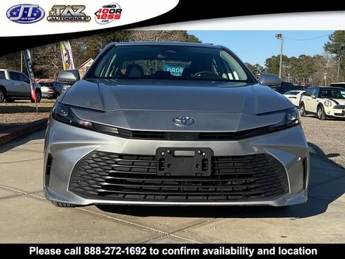 Used 2025 Toyota Camry LE image 2