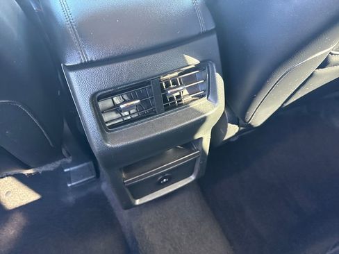 Used 2024 Ford Edge SEL image 16