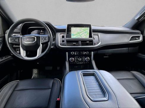 Used 2023 GMC Yukon SLT w/ SLT Premium Package image 16