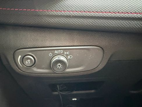 Used 2025 Chevrolet TrailBlazer RS w/ Convenience Package FWD image 17