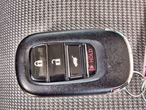 Used 2023 Honda Pilot LX image 21