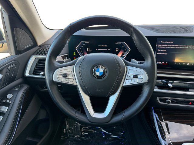 Used 2026 BMW X7 xDrive40i AWD/4WD image 13
