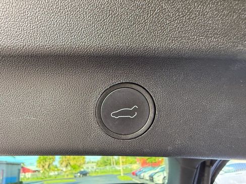 Used 2023 Tesla Model Y AWD image 25