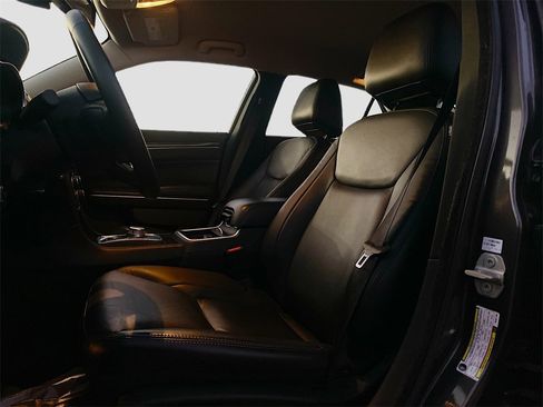 Used 2021 Chrysler 300 Touring L image 21