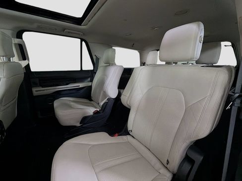 Used 2018 Ford Expedition Platinum RWD image 25