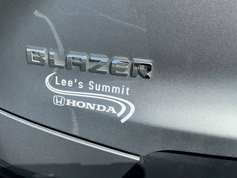 Used 2025 Chevrolet Blazer LT FWD image 6