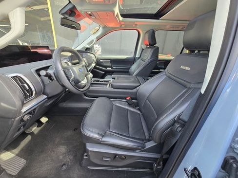 Used 2025 Ford Expedition Max Platinum w/ Driver's Package image 7