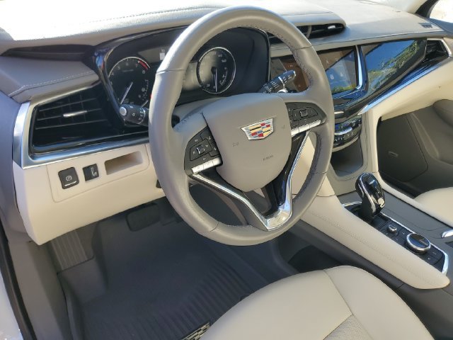 Used 2025 Cadillac XT6 Premium Luxury FWD image 21