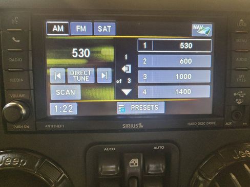 Used 2017 Jeep Wrangler Unlimited Sahara AWD/4WD image 25