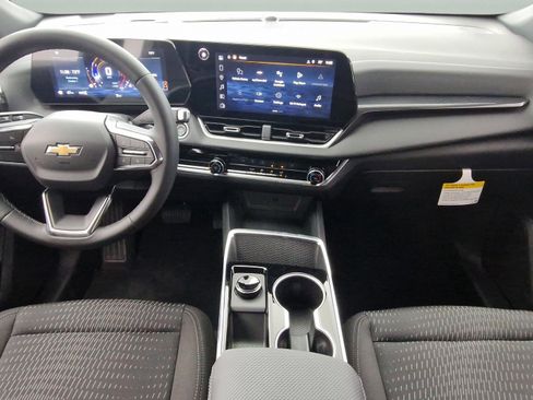 New 2026 Chevrolet Equinox LT w/ Safety and Technology Package image 9