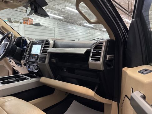 Used 2017 Ford F350 Lariat image 30