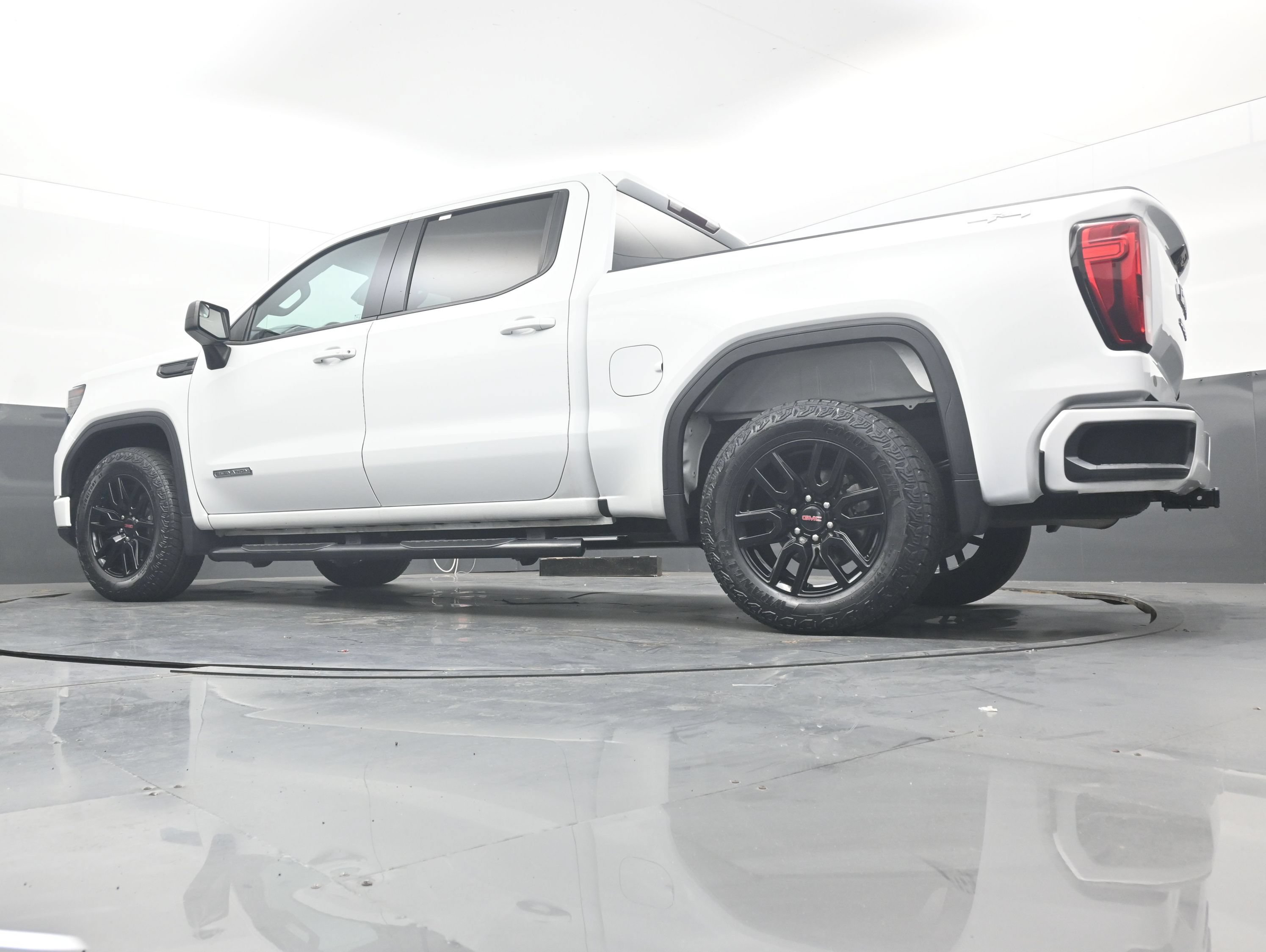 Used 2023 GMC Sierra 1500 Elevation AWD/4WD image 23