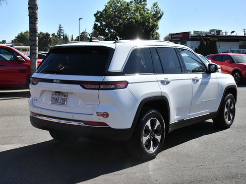 Used 2023 Jeep Grand Cherokee 4WD 4xe image 8