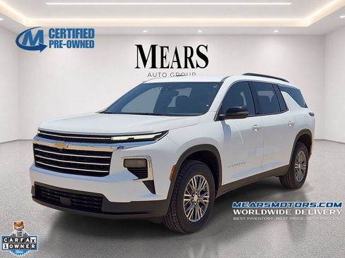 Used 2025 Chevrolet Traverse LT FWD image 1