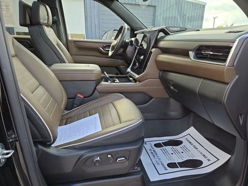 Used 2025 GMC Yukon Denali Ultimate w/ LPO, Floor Liner Package image 41