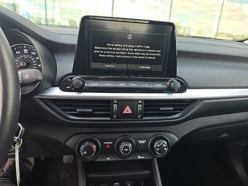 Used 2024 Kia Forte LXS w/ LXS Technology Package image 6