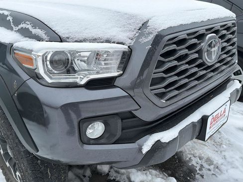 Used 2021 Toyota Tacoma TRD Off-Road image 4