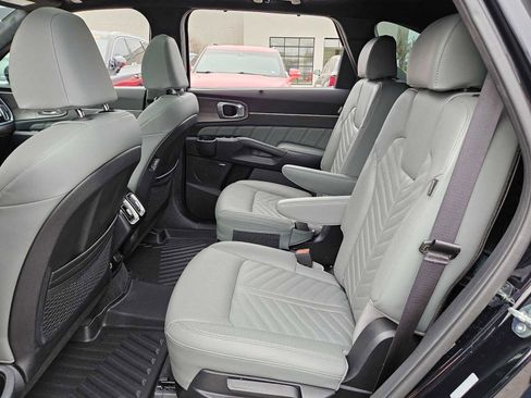 Certified 2025 Kia Sorento SX Prestige w/ Sage Leather Package image 20