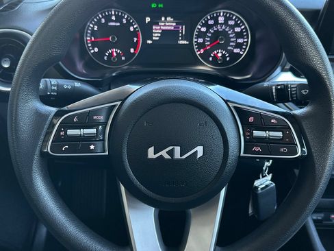 Used 2024 Kia Forte LXS w/ LXS Technology Package FWD image 21