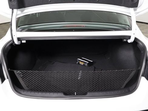 Used 2025 Hyundai Elantra Blue image 15