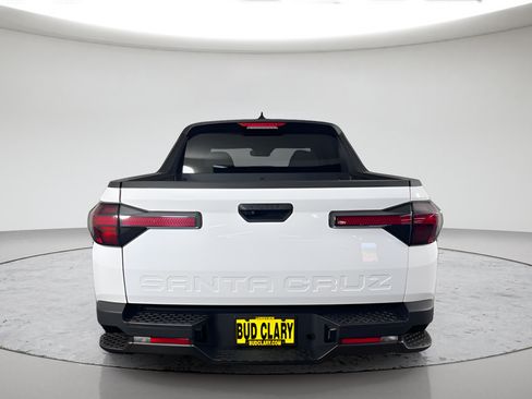 Used 2025 Hyundai Santa Cruz SEL FWD image 4