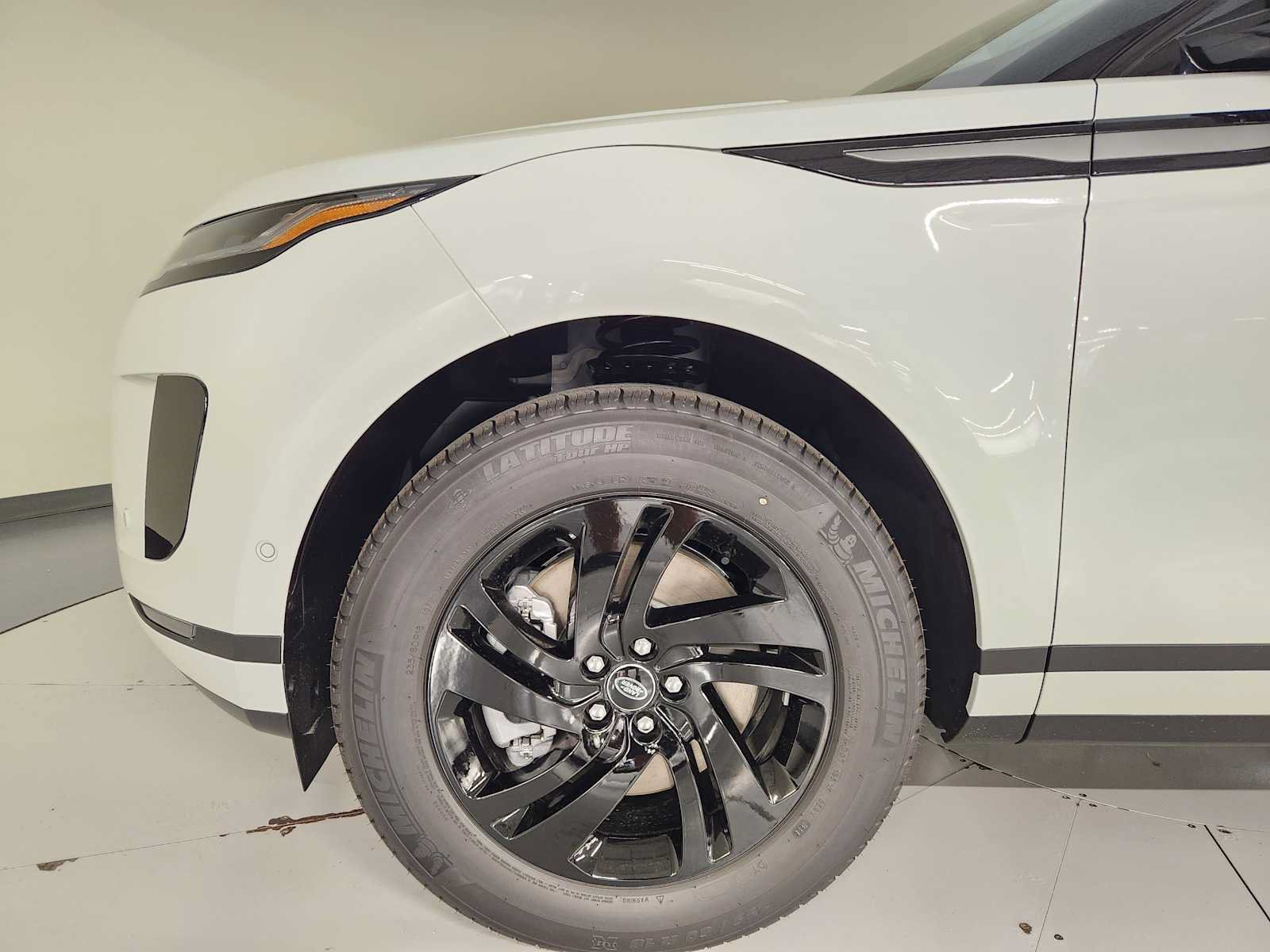New 2026 Land Rover Range Rover Evoque S AWD/4WD image 11