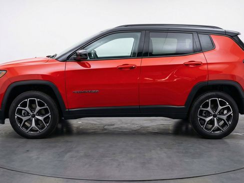 Used 2025 Jeep Compass Limited AWD/4WD image 5