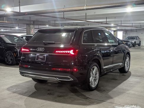 Used 2023 Audi Q7 Premium w/ Convenience Package image 5