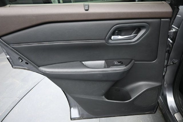 Used 2023 Nissan Rogue SL w/ SL Premium Package AWD/4WD image 16