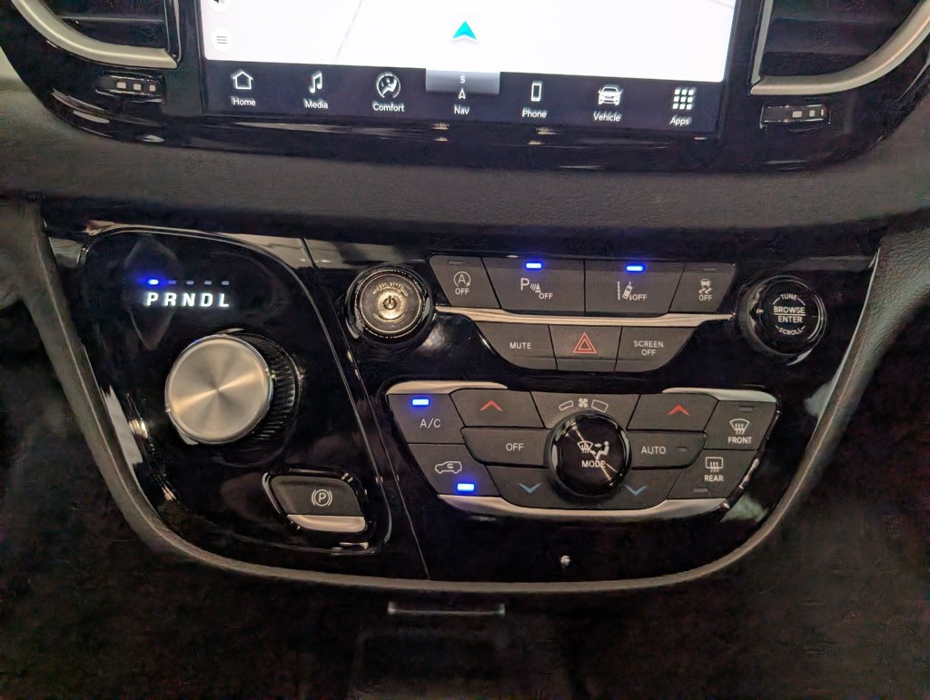 Used 2027 Chrysler Pacifica Select w/ Family Tech Group FWD image 22