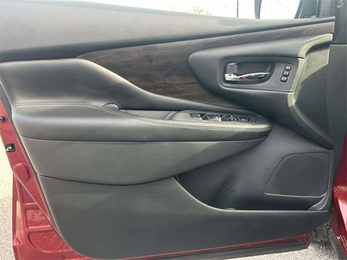 Used 2024 Nissan Murano Platinum w/ Cargo Package image 16