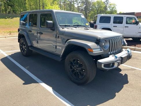 Used 2023 Jeep Wrangler Unlimited Sahara w/ Cold Weather Group image 8