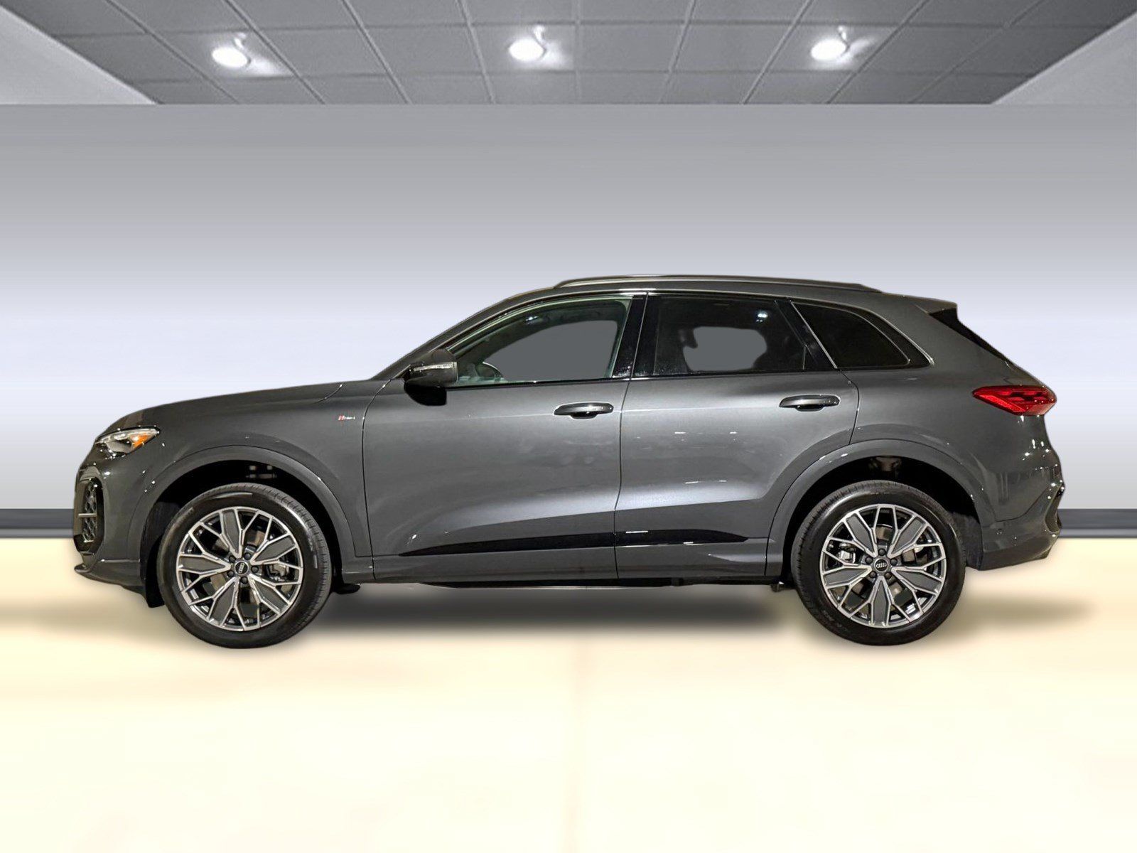 New 2026 Audi Q5 Premium Plus AWD/4WD image 2