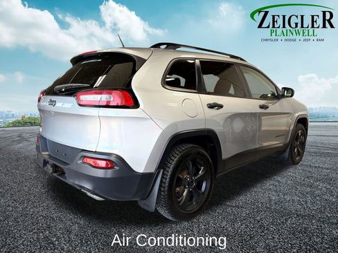 Used 2017 Jeep Cherokee Sport AWD/4WD image 6